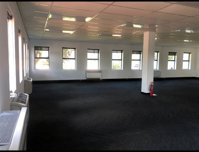 144M² OFFICE TO LET IN HYDE PARK